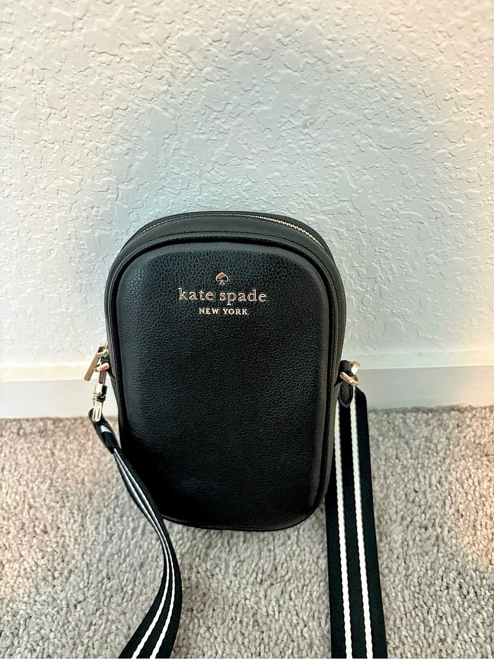 NWOT Kate Spade Leila North South Crossbody Black Bag